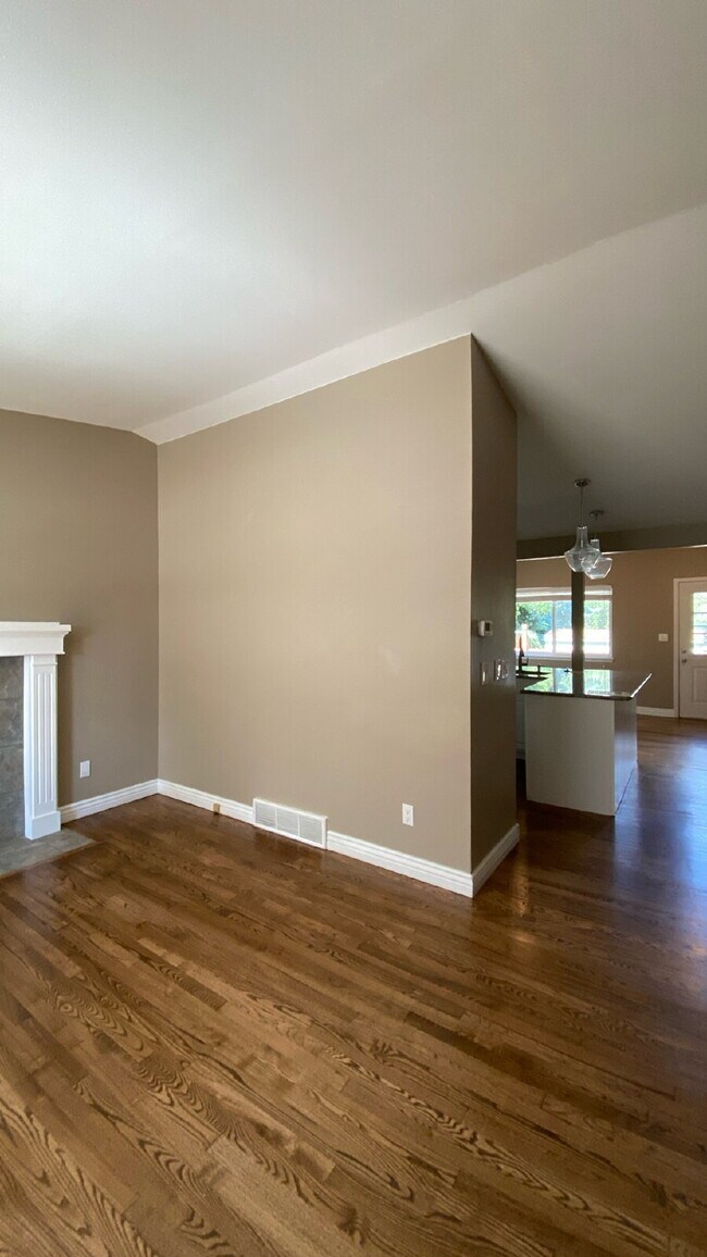 Photo - Westside White Buffalo