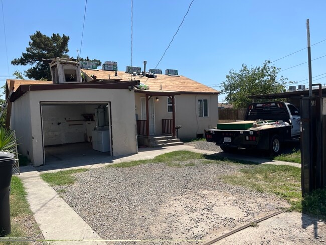Photo - 616 30th St