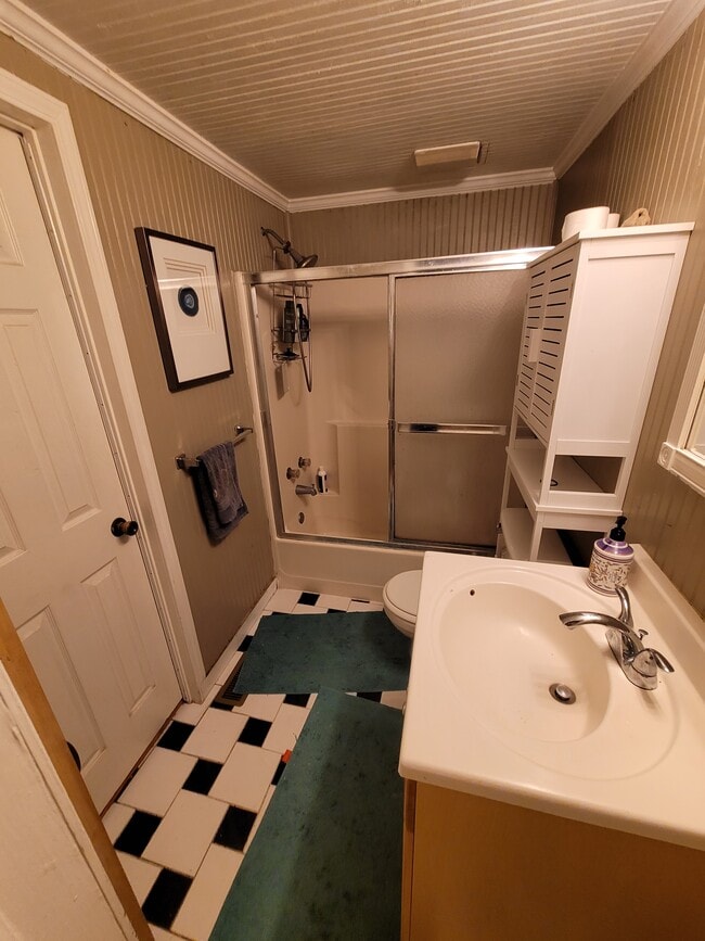 Photo - 718 Argonne Ave NE Unidad 2