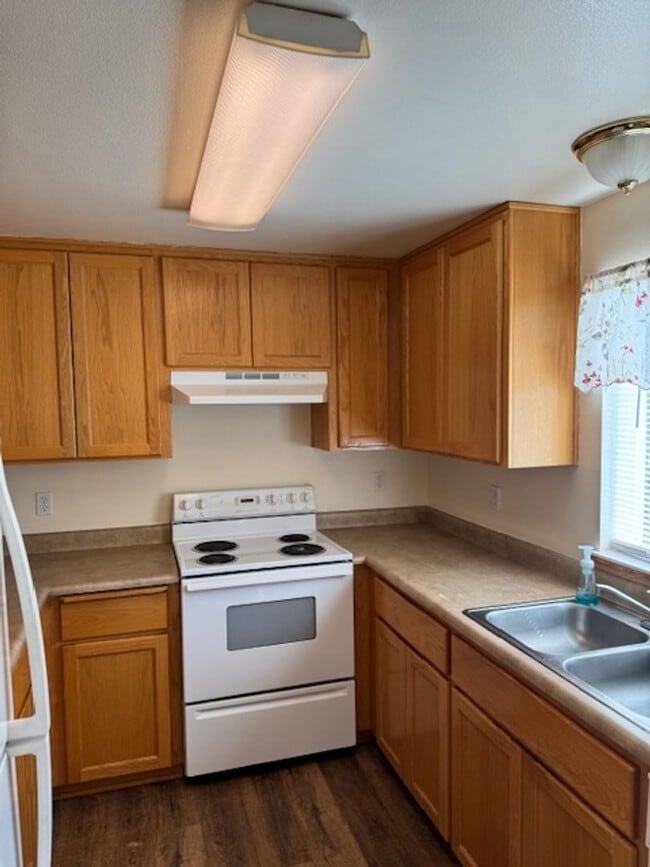 Photo - 323-325 SE K Unit 325