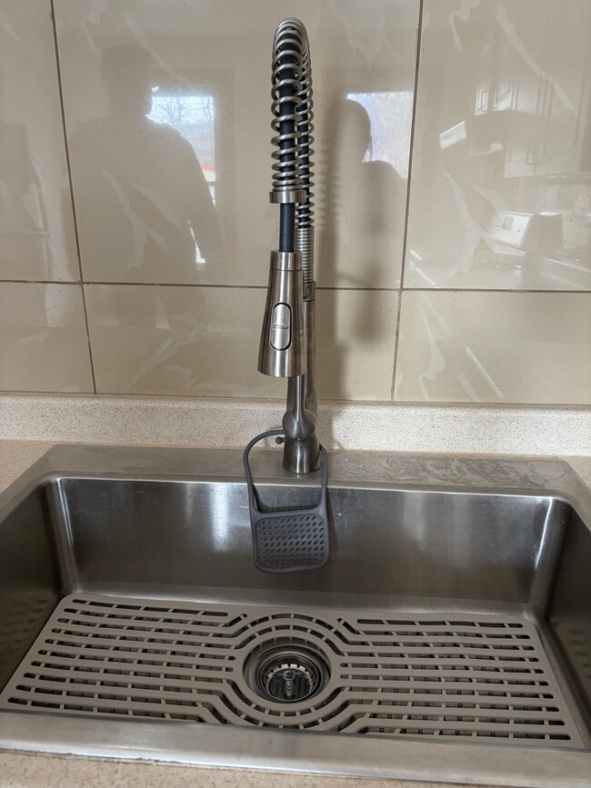 Kitchen - 6 Smythe St Unit 2