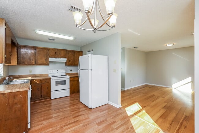 Photo - 1608 Gattis Dr