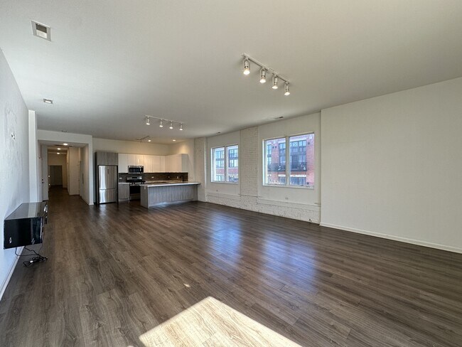 Photo - 2550 S Wabash Ave Unit 104