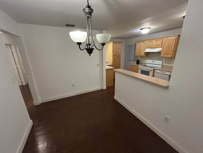 Photo - 1307 Honeytree Ln W Unit Apartment
