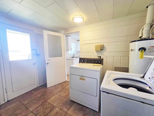 1019 Yale Ave Unit 1019 #F