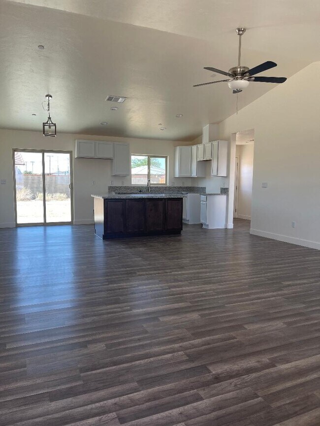 10016 Mendiburu Rd