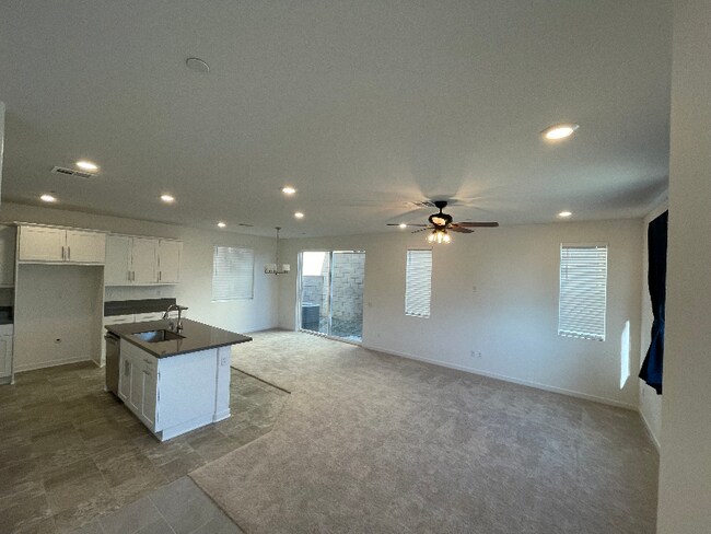 Photo - 16286 Lozano St