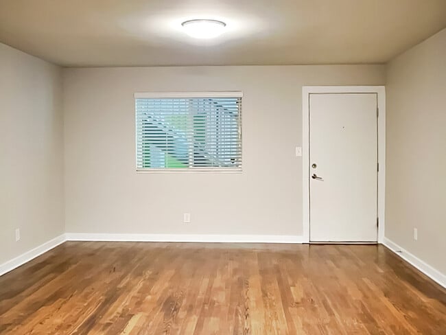 Photo - 880 N Highland Ave NE