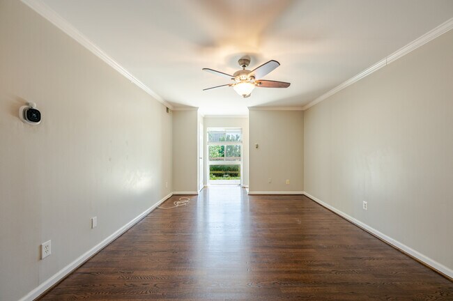 Photo - 6143 Edsall Rd