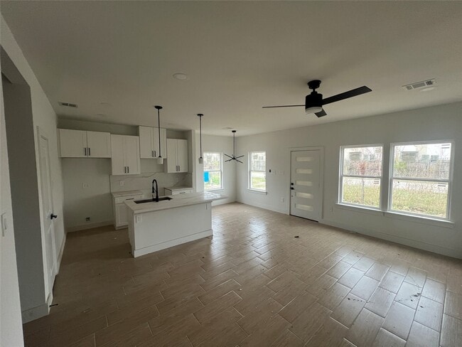 Photo - 5710 Delmack St