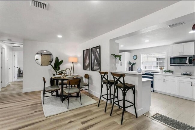 Photo - 301 N Fremont Ave