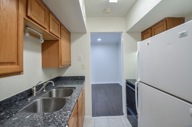 2121 Fountain View Dr Unidad 50