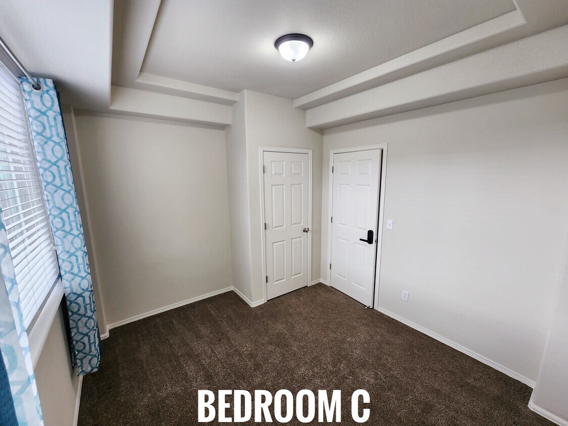 Photo - 2060 Dewhirst Dr (Colorado Springs, CO)