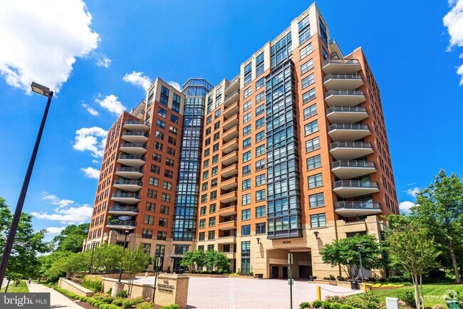 Building Photo - 1830 Fountain Dr Unit 401 Rental