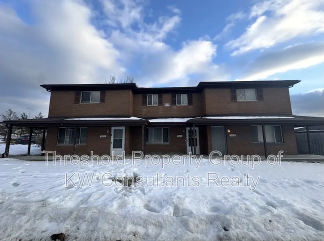 Building Photo - 1891-1899 Redwood Street Unit 1899