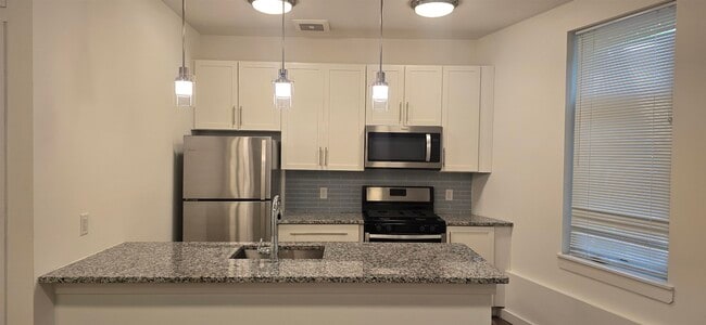 Building Photo - 61 Virginia Ave Unit 203
