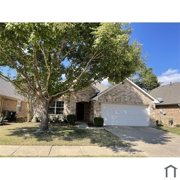 Building Photo - 608 Creekside Dr