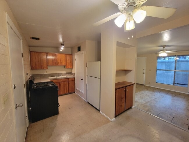 Photo - 3423 E Flower St