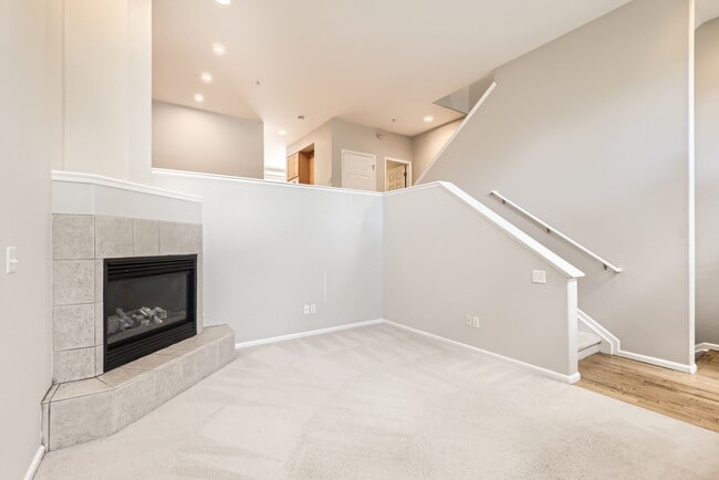 Photo - 454 S Lafayette St