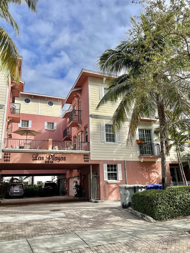 Photo - 3213 NE 5th St