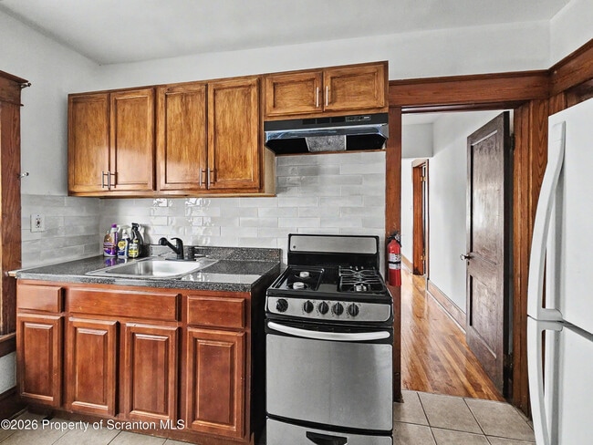 Photo - 852 N Rebecca Ave