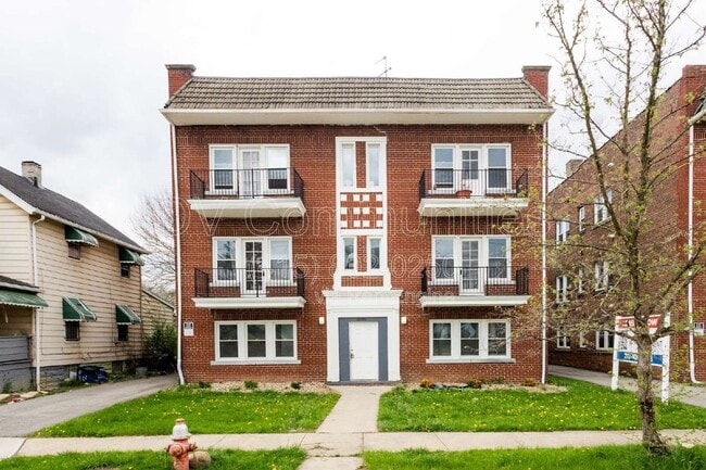 Building Photo - 3300 E 149th St Unit 5