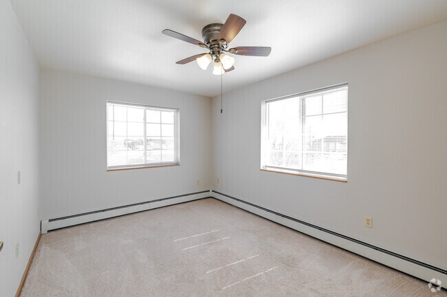 2BR, 1BA - 862SF - Bedroom