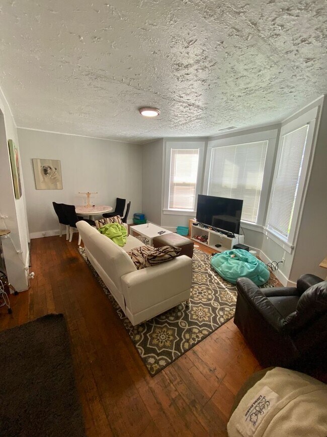 Photo - PRELEASE: 5 bdrm/2 bath on Laurel Park at ...