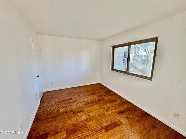 Photo - 15266 Campus Park Dr Unidad Moorpark Condo