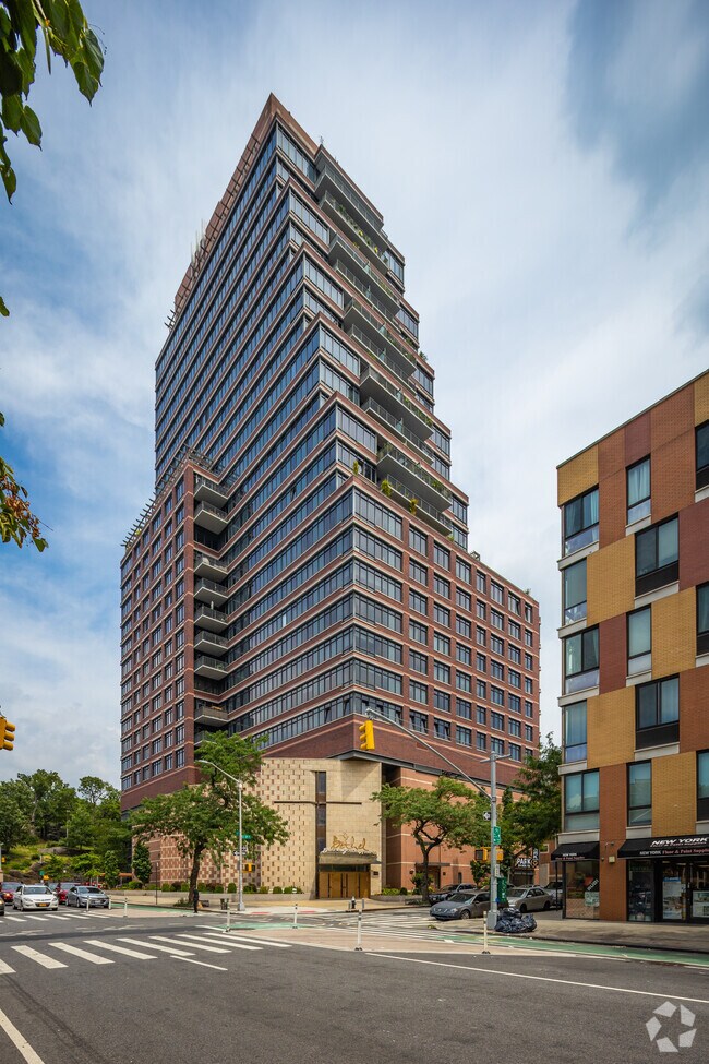 Photo - 5th on the Park