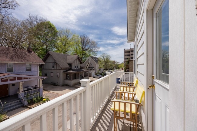 Building Photo - 1317 Forest Ct