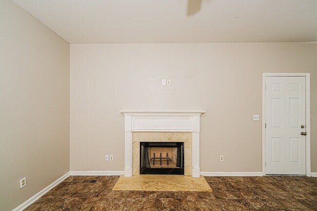 Photo - 310 Hidden Ridge Dr