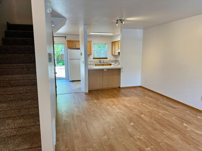 Photo - Super Cool Alberta Arts TH-2 Bedroom