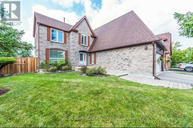 Photo - 52 Moffatt Ave