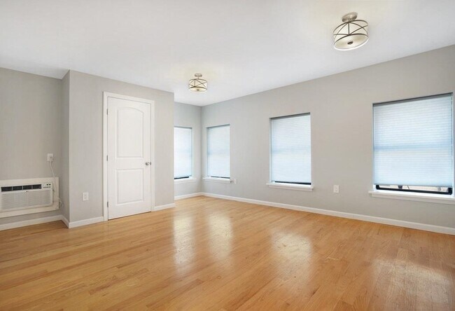 Photo - 565 1st St Unit 1