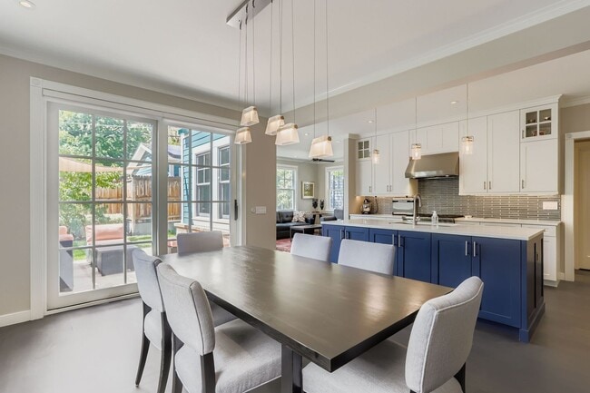 Building Photo - Beautiful Fully Furnished New Build in Newlands