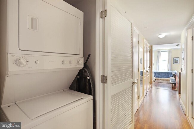 Photo - 616 E St NW Unit 708