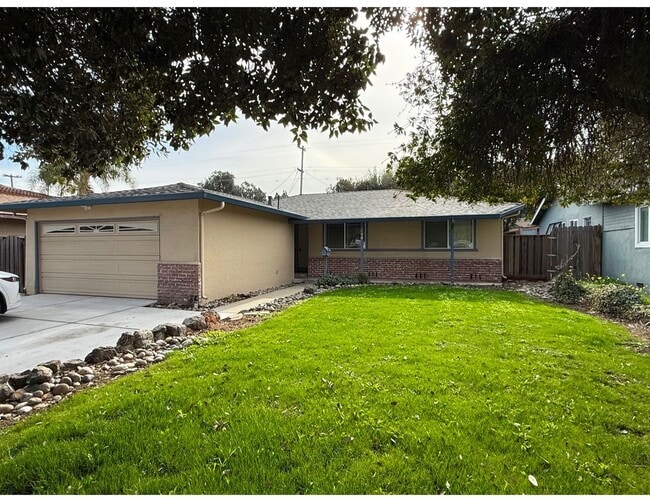 Building Photo - 4 bedroom home now available in South San Jose near Hellyer County Park!
