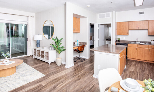 Building Photo - Mandalay At Shadow Lake Rental