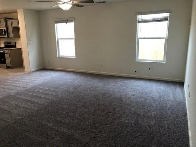 Photo - 623 Keenan Ct