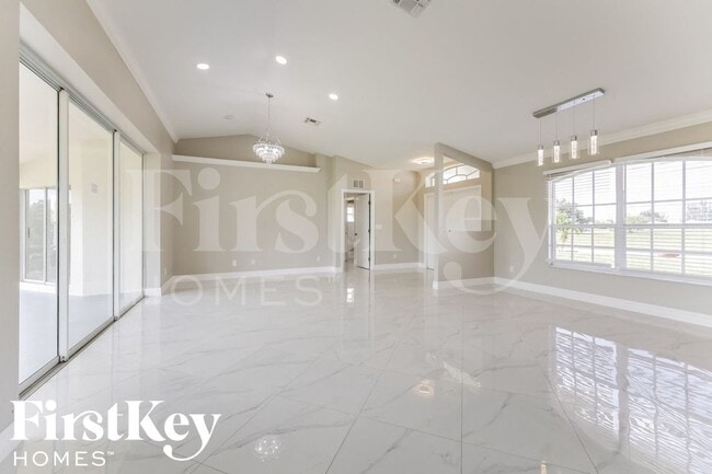 Photo - 530 NE 15th Terrace