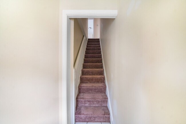 661 Downingtown Pike Unit B