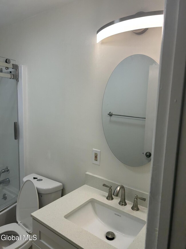 Photo - 18 1/2 Voorhees St Unit 1