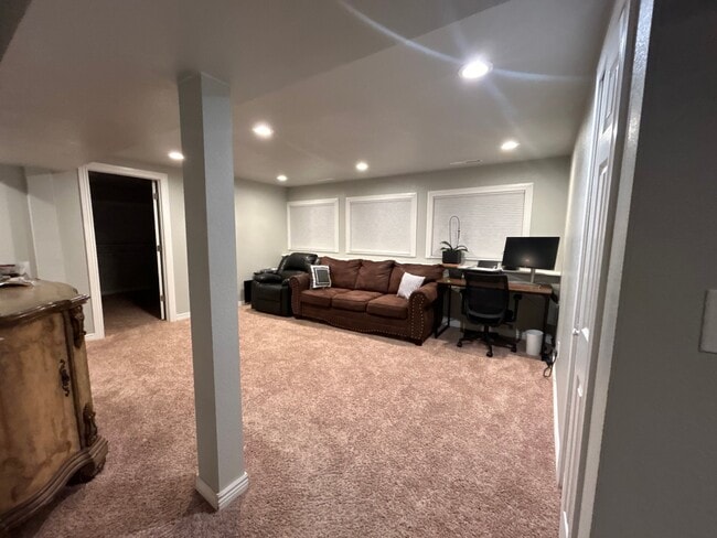 Photo - 3108 Moonbeam Cir S