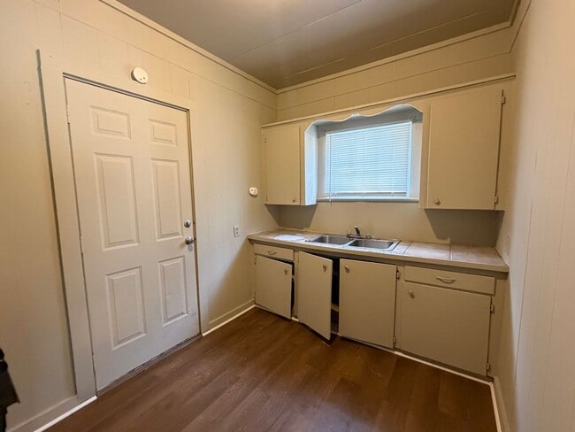 Photo - 1 Bed, 1 Bath Home Available in Lafayette!