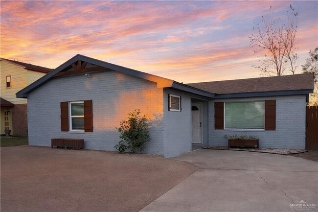 Building Photo - 5 Gull Ave