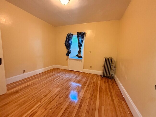 Photo - 2 Shirley St Unit 2