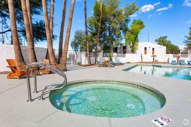 Photo - Nightingale on 25th