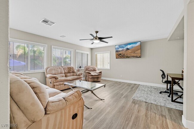 Photo - 2735 Peekskill Ave