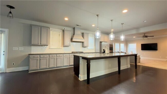 Photo - 4844 Albany Wy